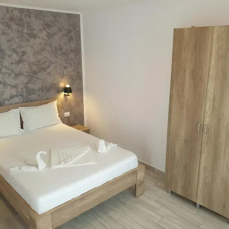 Iris Hotel